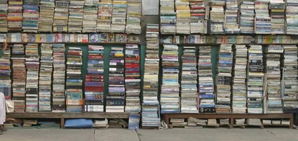 Compra un libro de segunda mano y encuentra 8.000 euros en su interior