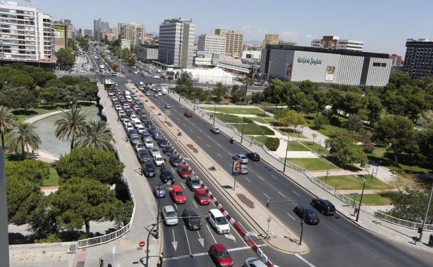 Monumental atasco en Valencia provocado por las obras en Blanquerías