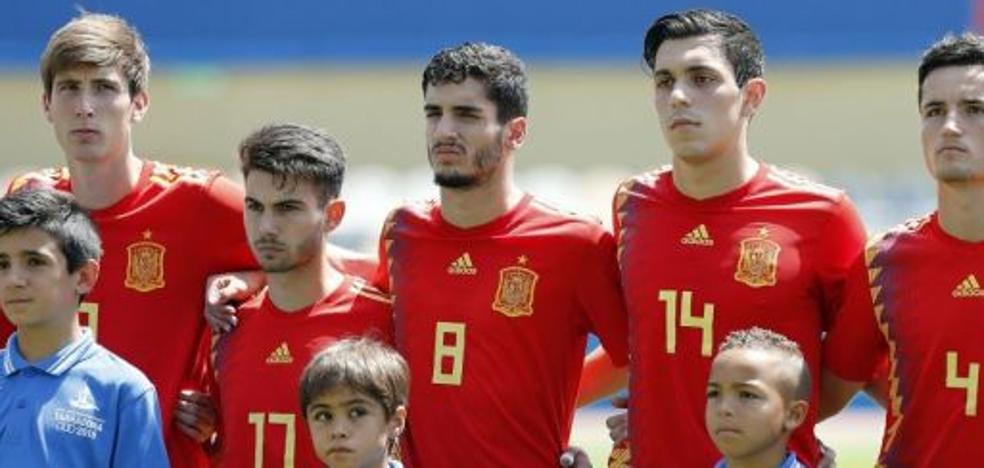 El canterano Pascu, en las oficinas para cerrar su renovación con el Valencia CF