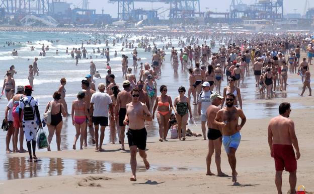 Sanidad activa la alerta naranja por fuerte calor en Valencia