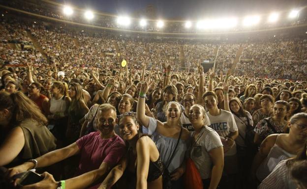 Pablo Alborán enamora a Valencia