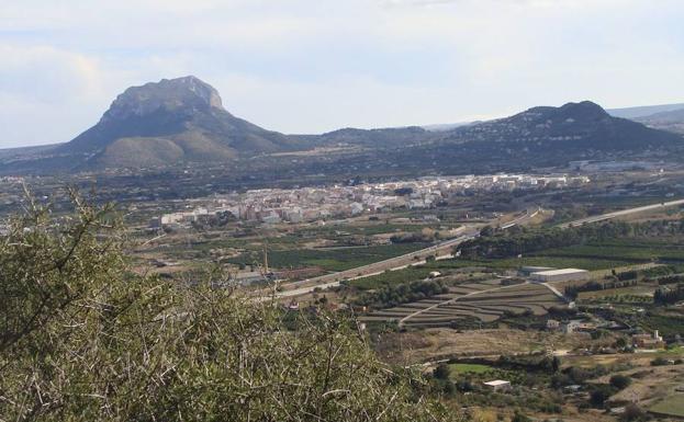 Evacúan en helicóptero a un adolescente que había sufrido un golpe de calor en la sierra de Segaria