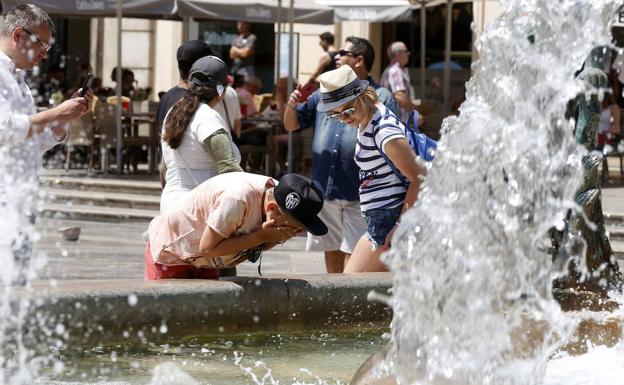 Sanidad activa la alerta naranja por calor en más de 100 municipios valencianos