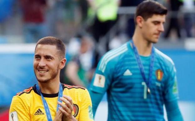 Sarri deja en manos del Chelsea el futuro de Hazard y Courtois