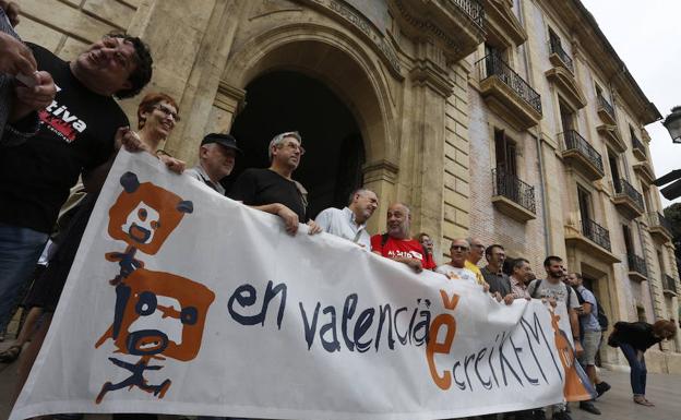 Escola recurrirá la anulación del TSJ del decreto del Consell que prioriza el valenciano