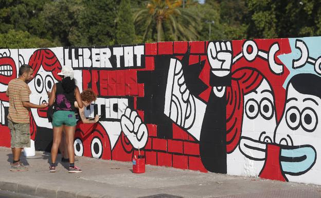 Ribó tilda de «serpiente de verano» la polémica sobre el mural en apoyo a los condenados de Alsasua