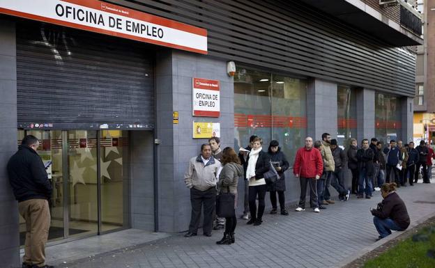 El Gobierno ampliará las ayudas a 42.000 parados de larga duración