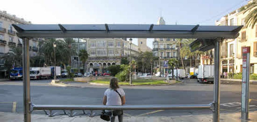 Más de 600 autobuses de la EMT dejan de salir cada mes por averías y falta de personal