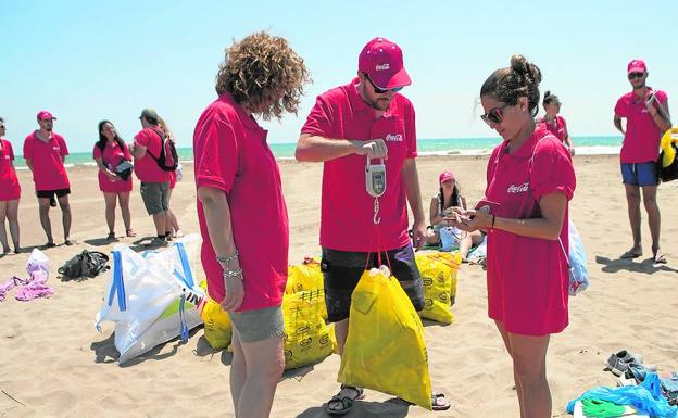 «Mares Circulares busca sensibilizar de los problemas que generan los vertidos de residuos»