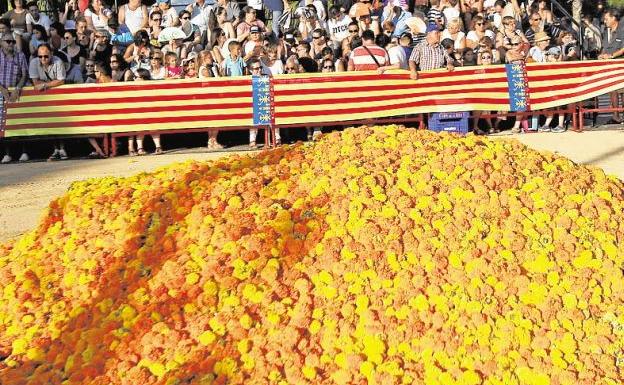 De dónde son los clavellones que se lanzan en la Batalla de Flores de Valencia