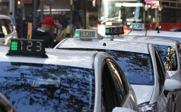 Los taxistas quieren que Valencia amanezca «paralizada»