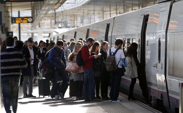 Renfe ofrece 26.000 plazas adicionales en los trenes que comunican con la Comunitat