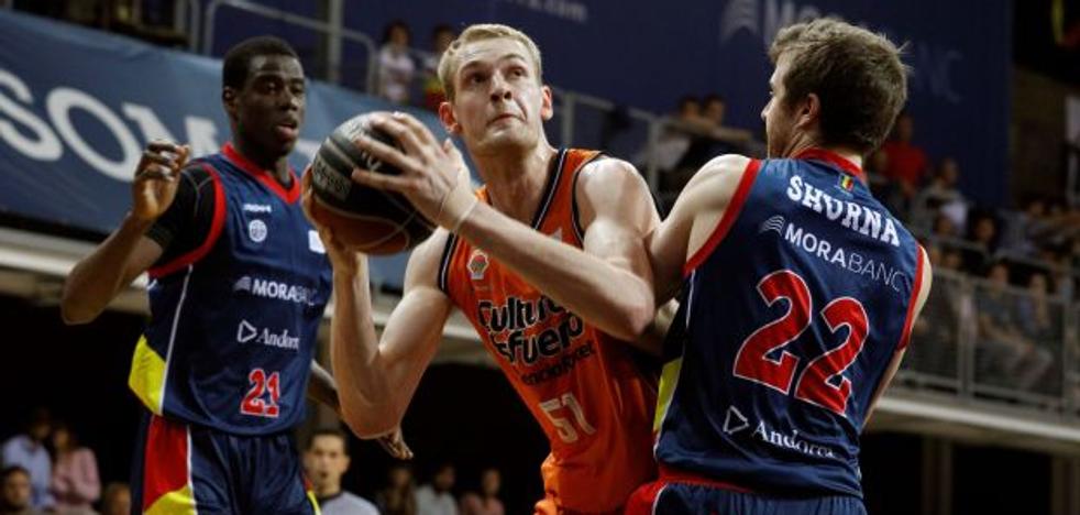 El Valencia Basket cede a Hlinason