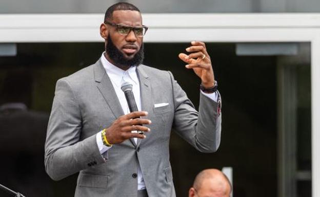 Las estrellas de la NBA apoyan a LeBron tras los ataques de Trump