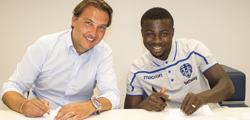 Moses Simon firma para cinco temporadas con el Levante