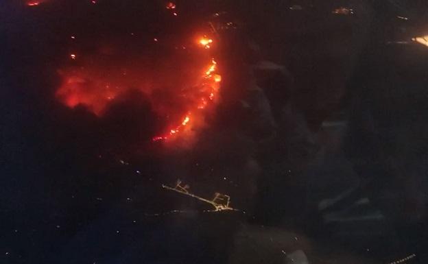 Así se ve el incendio de Llutxent desde un avión