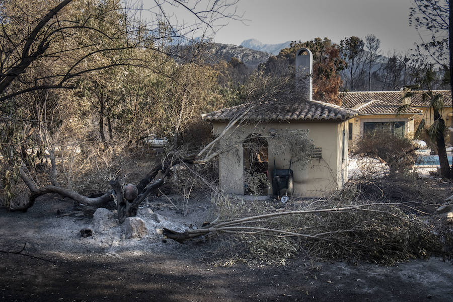 Así han quedado las casas, tras el incendio de Llutxent