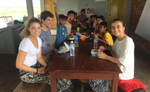 Los valencianos afectados por el terremoto de Lombok: «Ahora, más que nunca, tenemos que ayudar»