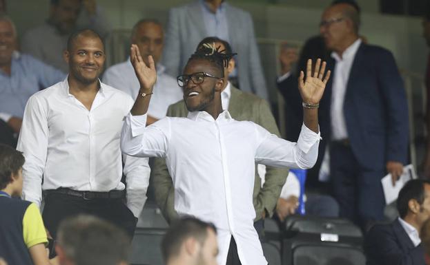 Batshuayi recibe el primer aplauso de su nueva afición