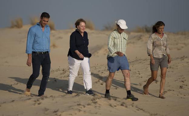 Historia, protestas y langostinos: así ha sido la visita de Merkel a Sanlúcar