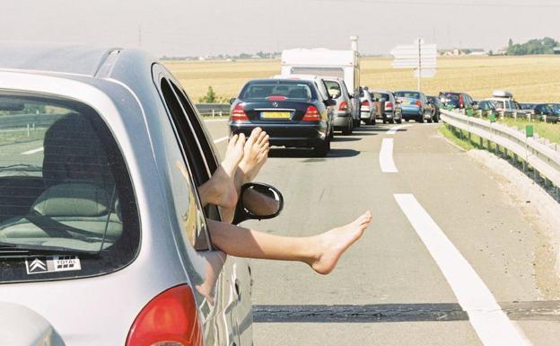 La mejor forma de refrescar tu coche: ¿Aire acondicionado o bajar las ventanillas?