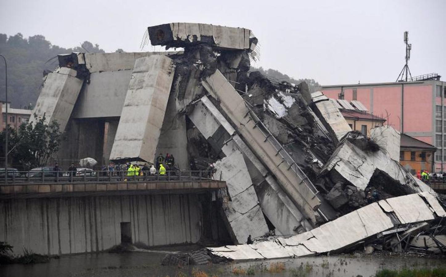 Decenas de muertos tras el colapso de un viaducto en Génova