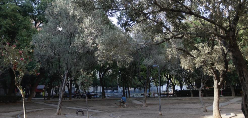 El mayor jardín de Ruzafa cumple tres años de ruina tras frenarse el proyecto