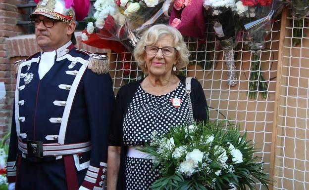 Carmena considera que los manteros «no son un problema» para Madrid