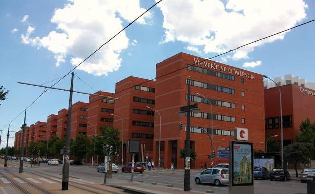 La Universitat de València se consolida entre las diez mejores de España