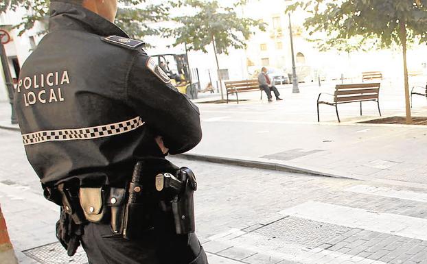 Detenido por agredir, retener y amenazar a su pareja ante su bebé de cinco meses