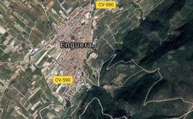 Un fallecido y un herido grave tras salirse de la carretera con su coche y chocar contra una acequia en Enguera