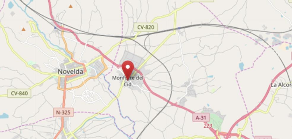 Un muerto al volcar un camión en una autovía A-31 en Monforte del Cid