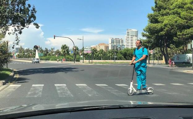 Ribó: «Bienvenidos sean los patinetes; ahora bien, lo tenemos que organizar»