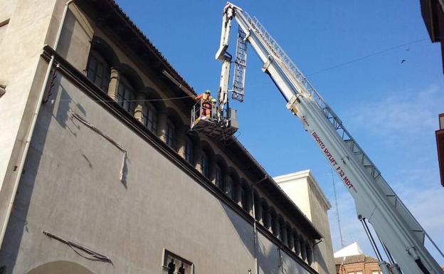 Cae parte de la cornisa del Palacio Ducal de Gandia