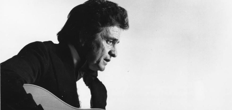 Johnny Cash, el hombre de negro al que cegó la luz blanca