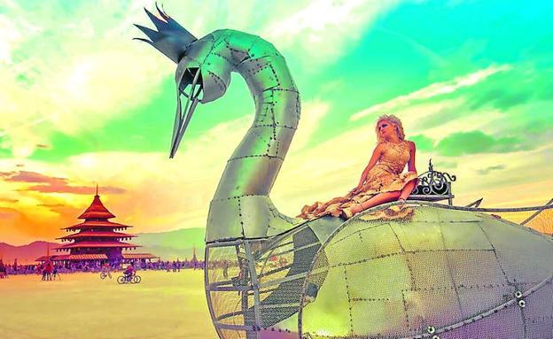 La ciudad fantasma del desierto con sello fallero