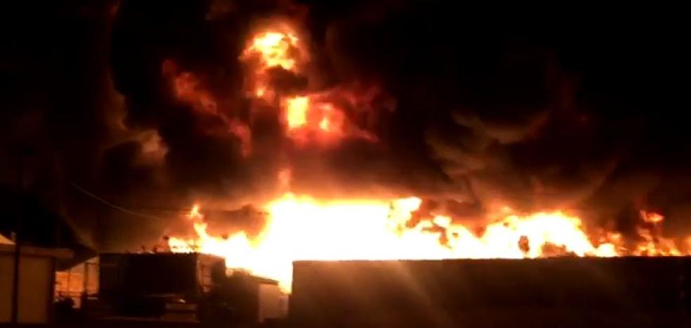 La cooperativa agrícola de Alginet sufre otro pavoroso incendio 7 meses después