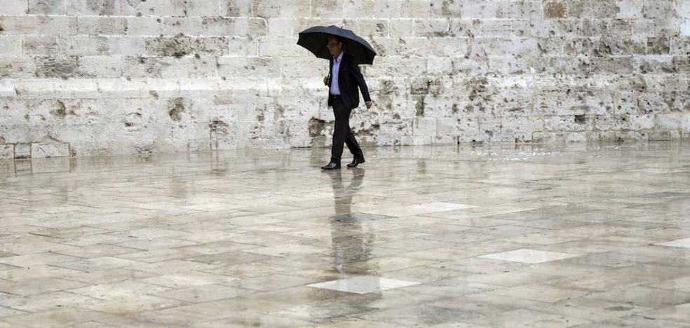 Las tormentas inundan calles de l'Horta y causan retrasos en trenes