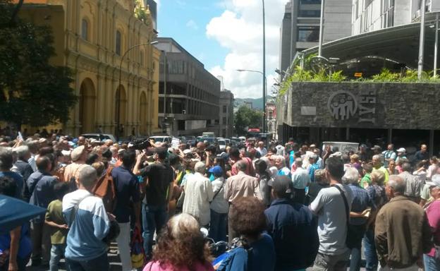 Arrestado por fotografiar una manifestación de jubilados en Venezuela