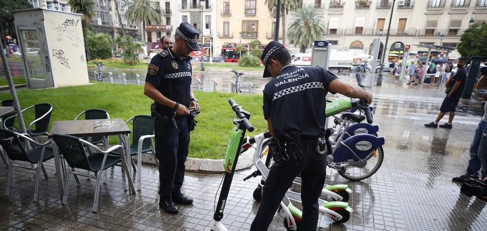 La empresa renuncia a colocar 150 patinetes tras los decomisos de la Policía Local de Valencia