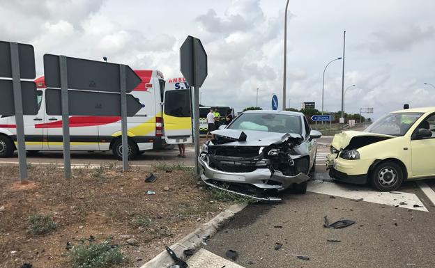 Tres heridos en el choque frontal de dos vehículos en la N-340