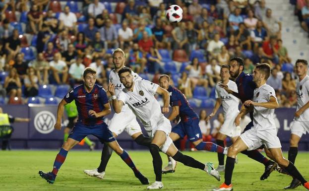 El derbi se decide en dos minutos