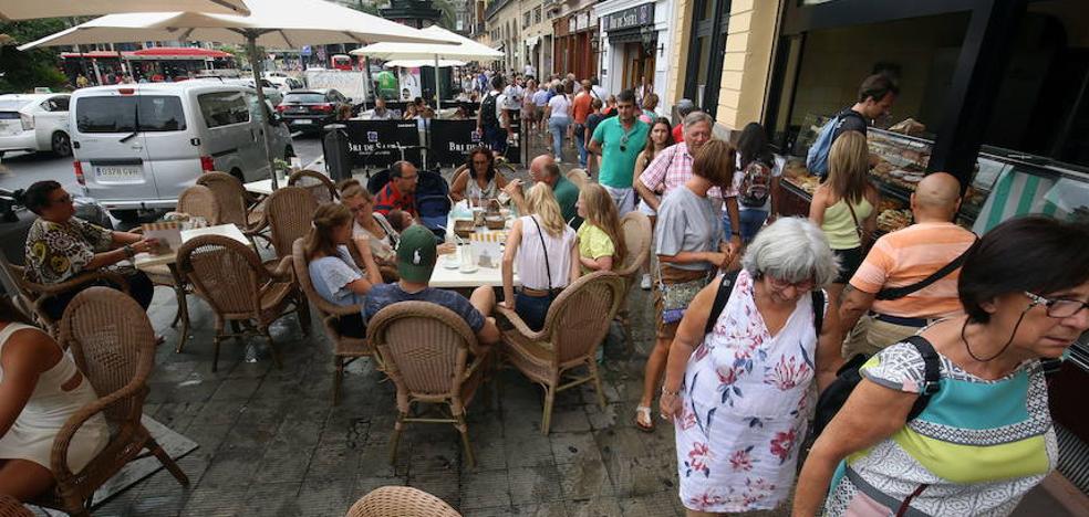 El plan de las terrazas en el Carmen pincha al provocar las quejas vecinales