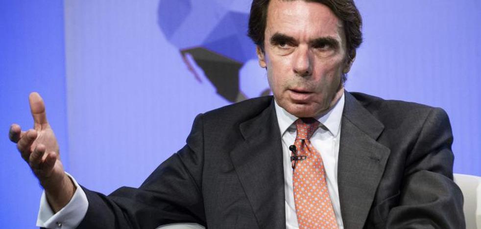 Aznar va al Congreso para hablar de las cuentas del PP