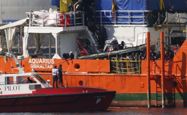 Ninguna solicitud de asilo de los migrantes del Aquarius ha sido aún resuelta