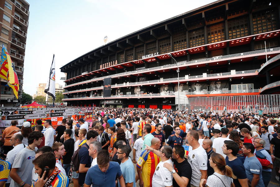 Fotos del ambiente antes del Valencia-Juventus