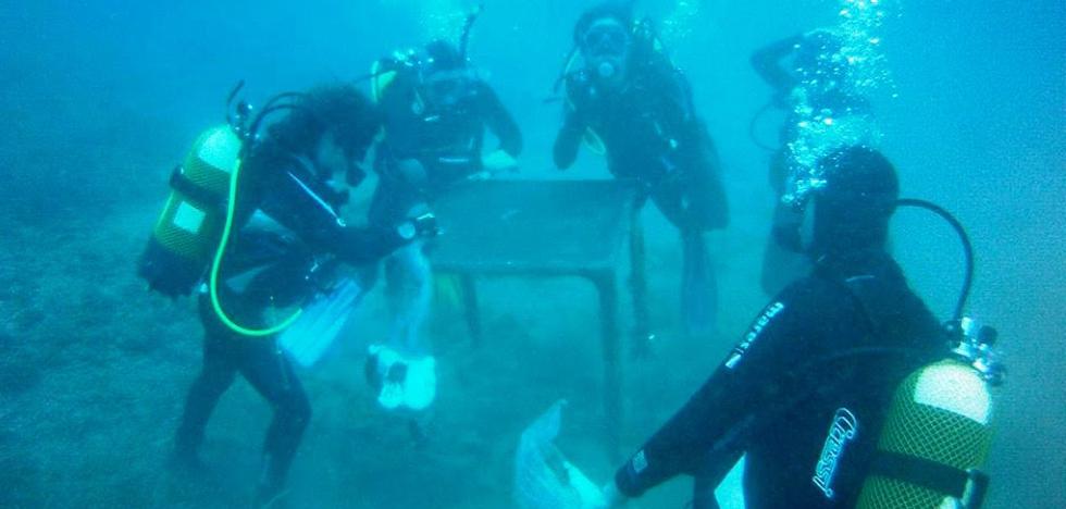 200 buceadores harán el domingo una gran limpieza de fondos marinos en Valencia