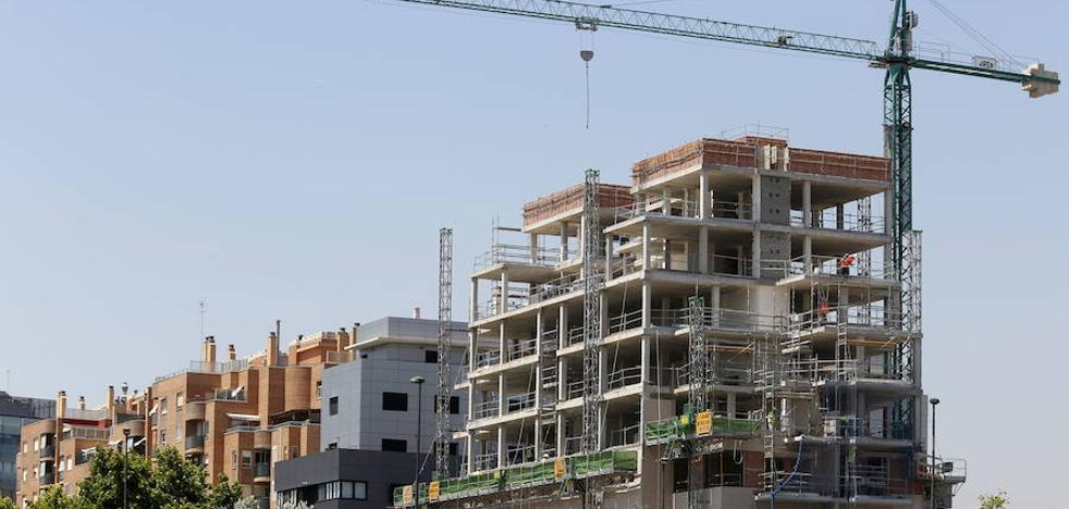 Cs denuncia que hay 2.500 viviendas pendientes de licencia en Valencia