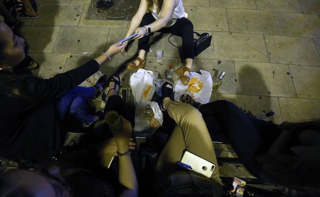 «La solución del botellón no la tiene la Policía Local»