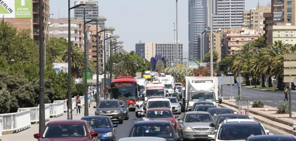 El tráfico aumenta en seis de los siete accesos principales de Valencia